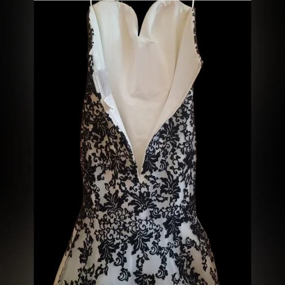 100% Authentic Allure Wedding Dress - Picture 13 of 13